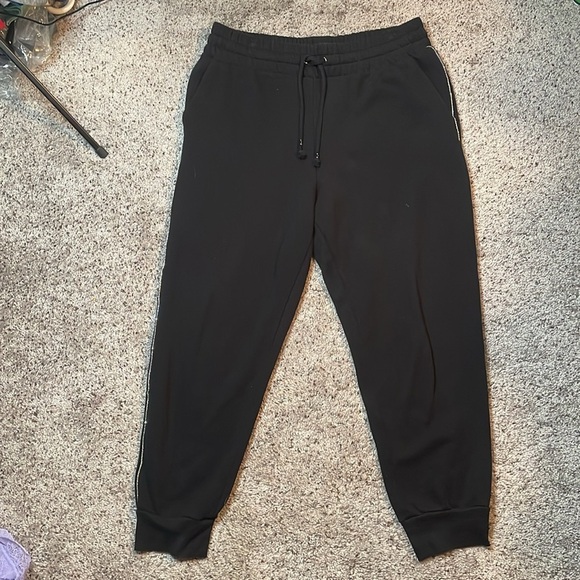 Victoria’s Secret On Point Woman’s Black Bling Joggers Size Large - Picture 2 of 9